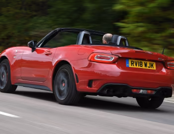 Abarth 124 spider [UK-spec] (348) '2016–19