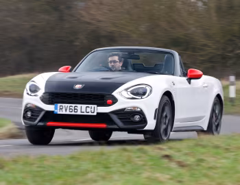 Abarth 124 spider [UK-spec] (348) '2016–19