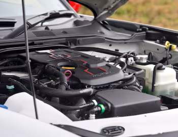 Sob o capô Abarth 124 spider [UK-spec] (348) '2016–19