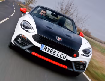 Abarth 124 spider [UK-spec] (348) '2016–19