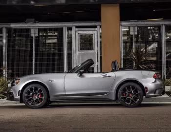 2017–20 Fiat 124 Spider Abarth [North America] (348) '2016–20