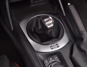 Intérieur 2017–20 Fiat 124 Spider Abarth [North America] (348) '2016–20