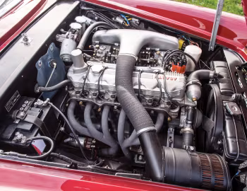 Sob o capô Fiat Abarth 2200 Coupé '1959–61
