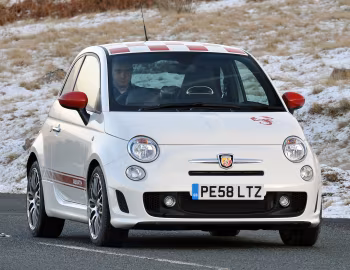 Abarth 500 [UK-spec] '2009–16