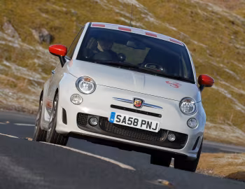 Abarth 500 [UK-spec] '2009–16
