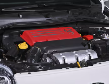 Sob o capô Abarth 500 by Karl Schnorr '2009–16