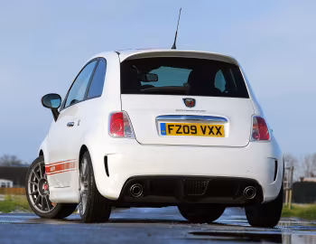 Abarth 500 esseesse [UK-spec] '2009–16