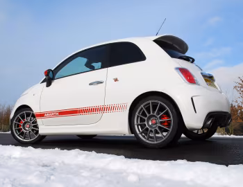 Abarth 500 esseesse [UK-spec] '2009–16