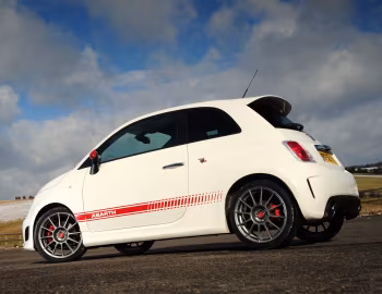 Abarth 500 esseesse [UK-spec] '2009–16
