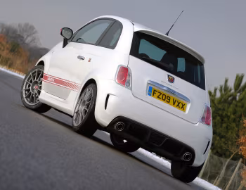 Abarth 500 esseesse [UK-spec] '2009–16