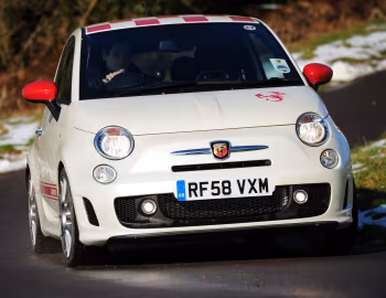 Abarth 500 esseesse [UK-spec] '2009–16