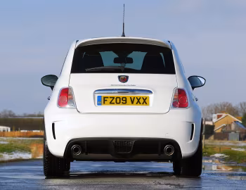 Abarth 500 esseesse [UK-spec] '2009–16