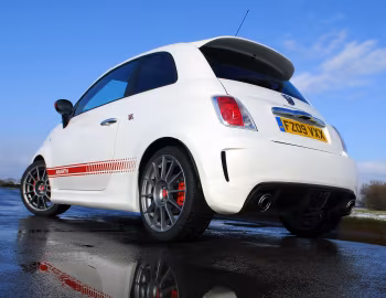 Abarth 500 esseesse [UK-spec] '2009–16