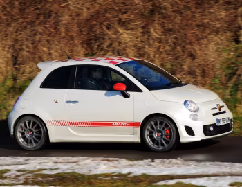 Abarth 500 esseesse [UK-spec] '2009–16
