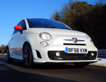 Abarth 500 esseesse [UK-spec] '2009–16