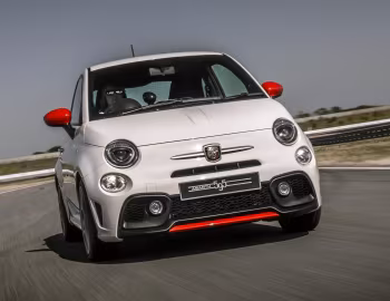 Abarth 595 [UK-spec] (312) '2016–pr.