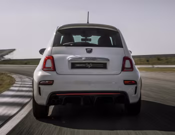 Abarth 595 [UK-spec] (312) '2016–pr.