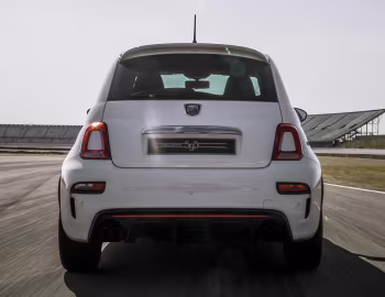 Abarth 595 [UK-spec] (312) '2016–pr.