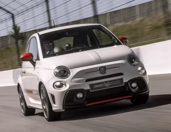 Abarth 595 [UK-spec] (312) '2016–pr.