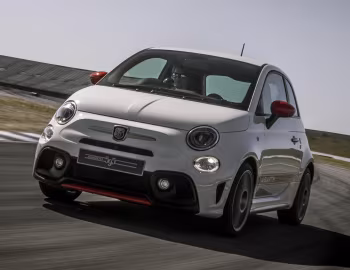Abarth 595 [UK-spec] (312) '2016–pr.