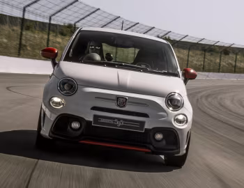 Abarth 595 [UK-spec] (312) '2016–pr.