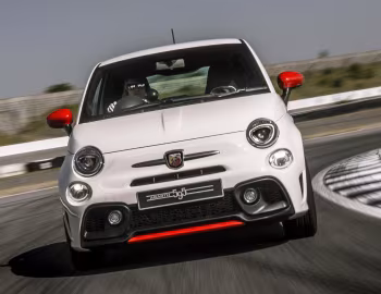 Abarth 595 [UK-spec] (312) '2016–pr.