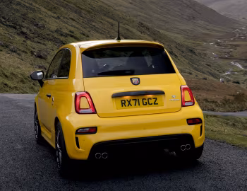 Abarth 595 Competizione [UK-spec] (312) '2016–22