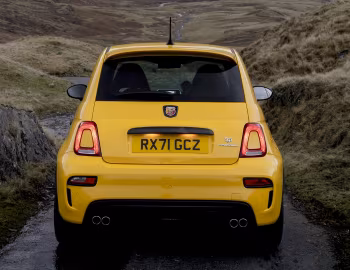 Abarth 595 Competizione [UK-spec] (312) '2016–22