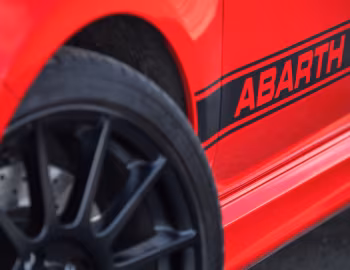 Abarth 595 Competizione [UK-spec] (312) '2016–22