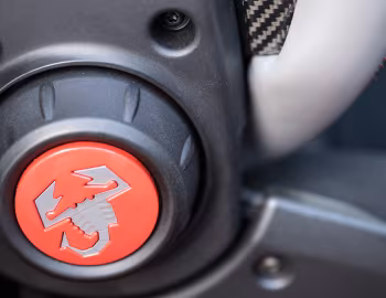 Abarth 595 Competizione [UK-spec] (312) '2016–22