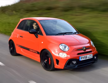 Abarth 595 Competizione [UK-spec] (312) '2016–22