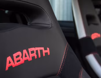 Interior Abarth 595 Competizione [UK-spec] (312) '2016–22