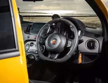Intérieur Abarth 595 Competizione "70esimo Anniversario" [UK-spec] (312) '2019