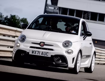 Abarth 595 esseesse [UK-spec] (312) '2019–21