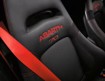 Інтер'єр Abarth 595 esseesse "70esimo Anniversario" [Worldwide] (312) '2019