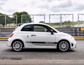 Abarth 595 esseesse [UK-spec] (312) '2019–21