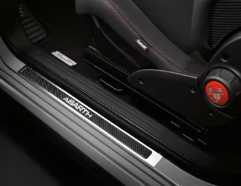 Інтер'єр Abarth 595 esseesse "70esimo Anniversario" [Worldwide] (312) '2019