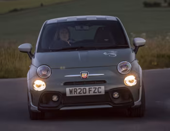 Abarth 695 70° Anniversario [UK-spec] (312) '2019–21