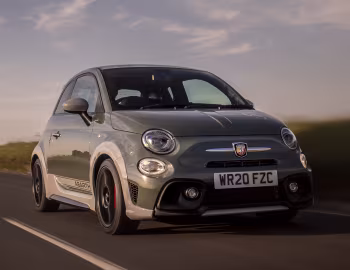 Abarth 695 70° Anniversario [UK-spec] (312) '2019–21