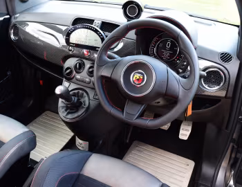 Interior Abarth 695 biposto [UK-spec] (312) '2015–17