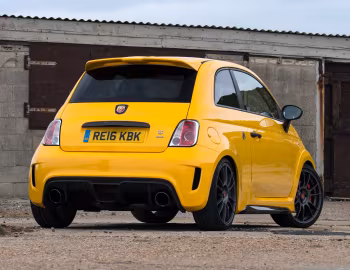 Abarth 695 biposto Record [UK-spec] (312) '2015–16
