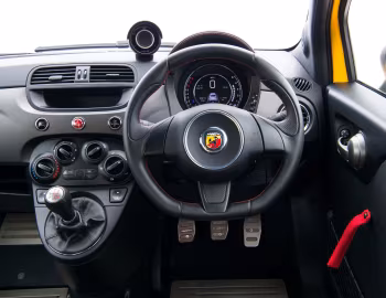 Painel frontal Abarth 695 biposto Record [UK-spec] (312) '2015–16