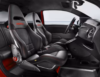 Інтер'єр Abarth 695 Tributo Ferrari [Worldwide] '2010–13
