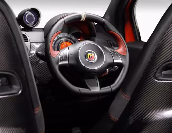 Інтер'єр Abarth 695 Tributo Ferrari [South Africa] '2012–13