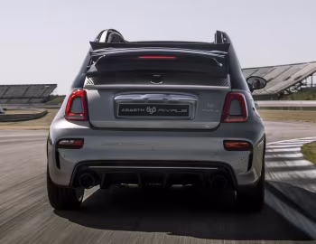 Abarth 695С "Rivale" [UK-spec] '2017–18