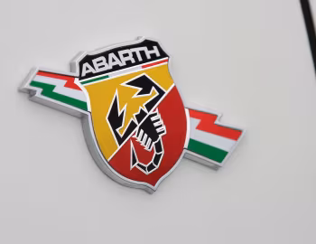 Logotipo Abarth Grande Punto [UK-spec] (199) '2008–10