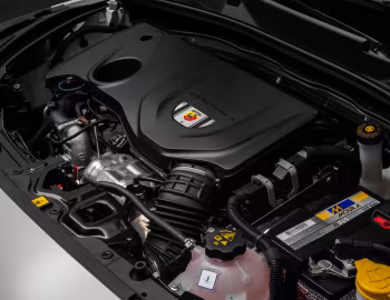 Bajo el capó 2023–25 Pulse Abarth (363) '2022–25