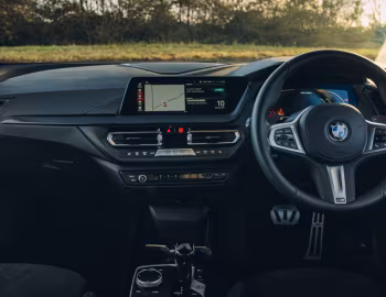 Интерьер AC Schnitzer ACS1 3.5i xDrive [UK-spec] (F40) '2020–н.в.