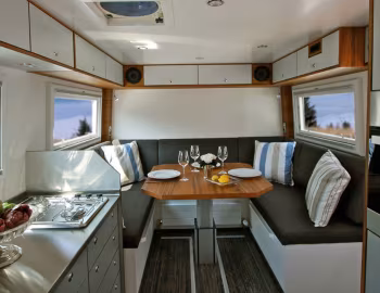Interior Action Mobil Globecruiser 6500