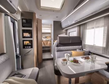 Interior 2021–22 Adria Coral XL Plus 670 SL '2020–22